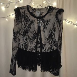 Lace long sleeve top short bottom set